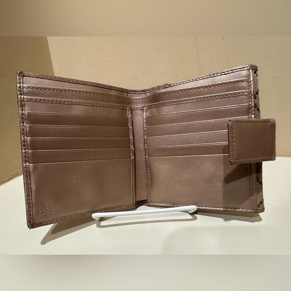 Gucci GG Interlocking Heart Bifold Wallet - Picture 7 of 10